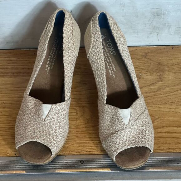 TOMS SHOES - Picture 1 of 9
